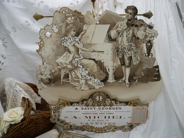 フランス製　アンティーク　大きなロココモチーフ 台湾 *40864-フランスアンティーク ロココ様式 真鍮製ハンドヘルド燭台