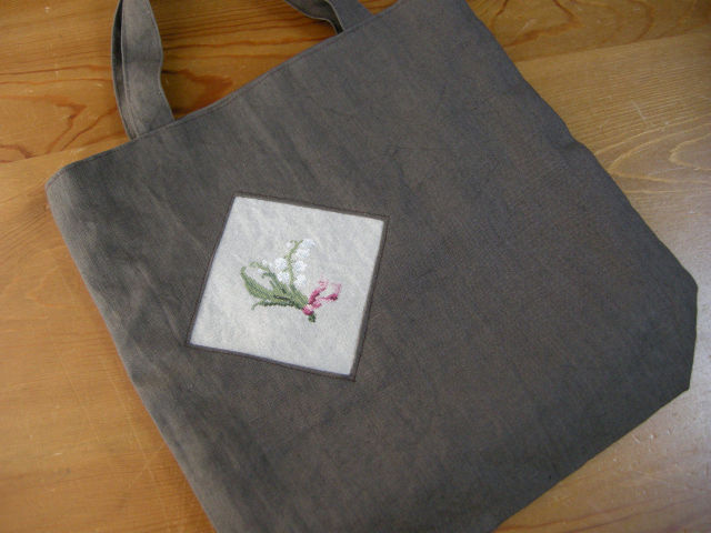 ハンドメイド リネン布小物cherir すずらんクロスステッチ刺繍入りモカリネントートバッグ フランス雑貨ｃｈｅｒｉｒ