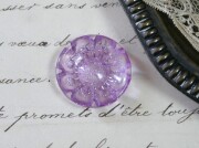 フランスフラワーシェイププレキシパープルボタン（直径1.8cm）