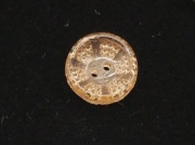 フランスアンティーク琥珀色ガラスボタン（直径1.0cm）