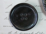 フランスアンティーク黒蝶貝ボタン（直径3.5cm）