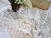 フランス刺繍入りチュールレースハギレB