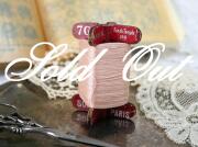 フランスアンティークA.BENOISTON社製ピンクシルク立体糸巻き