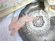 フランスうさぎのボビンレースリネンアップリケとハンドメイドクロッシェレース2点セットB