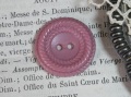 フランスヴィンテージモーブピンクプラスチックボタン(直径2.2cm/P45)