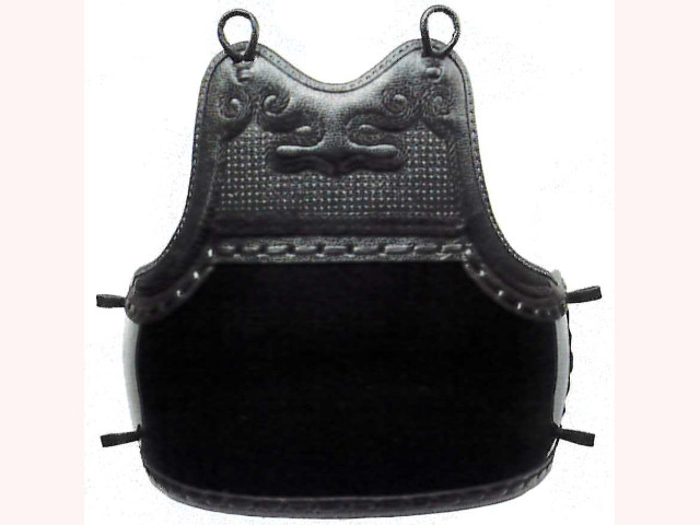 国内組立 牛革手刺雲型飾