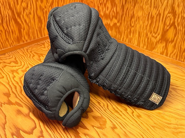 ブラック達磨「影」