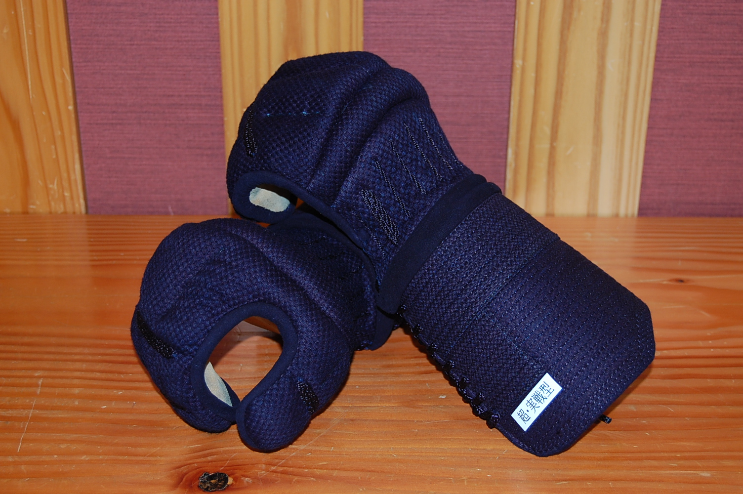 《超実戦型》甲手(つなぎ)