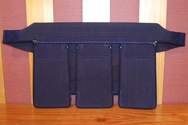 紺人工皮革7mm刺　垂