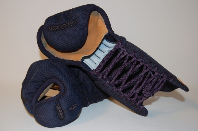 承5mm紺革　甲手