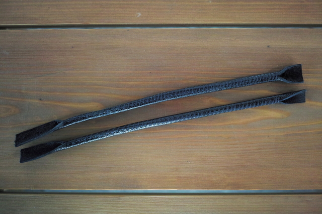 胸乳革 クロザン革（上）手縫