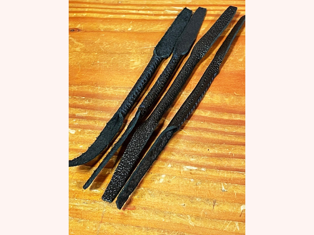 横乳革 クロザン革（上）手縫