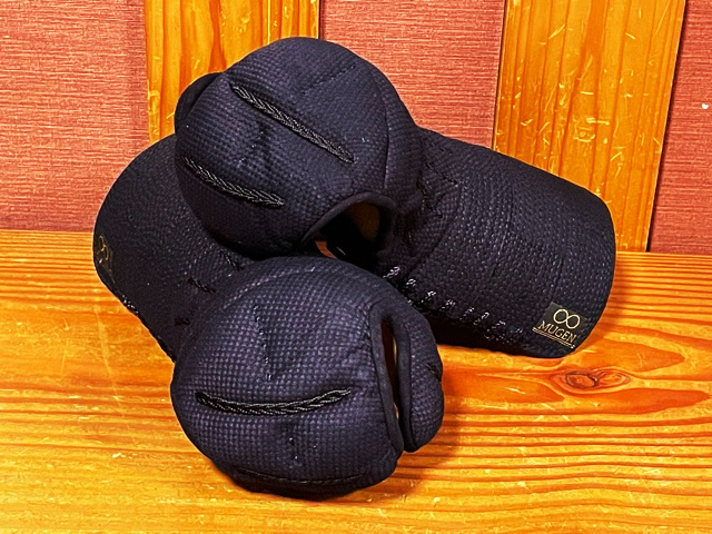 金無限 甲手