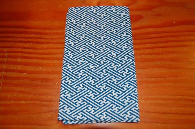 プリント手拭 紗綾形紺