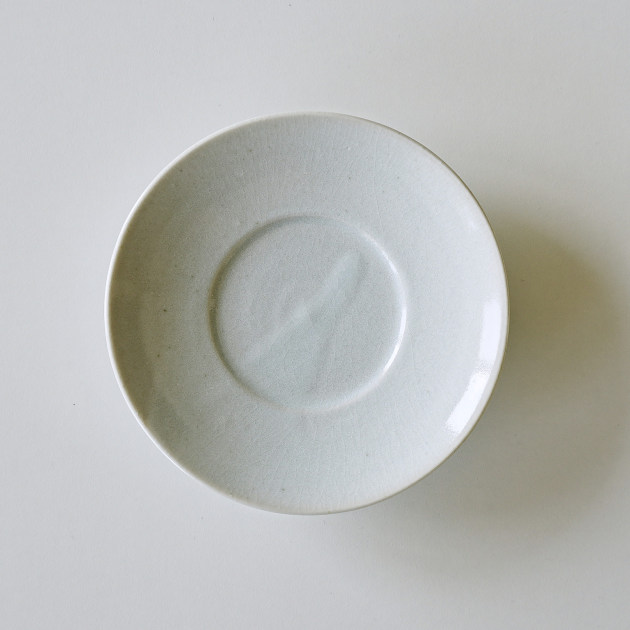 阿南維也 白磁4寸皿（貫入）