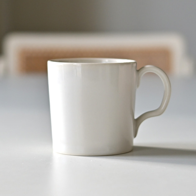 ヨシノヒトシ　白磁コーヒーカップ