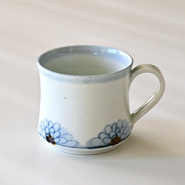 山口利枝　菊文マグカップ