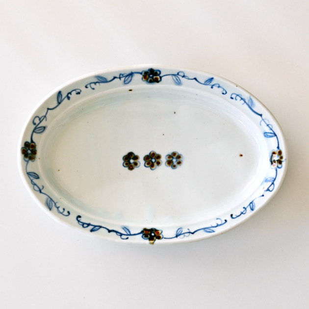 山口利枝　花に唐草楕円皿