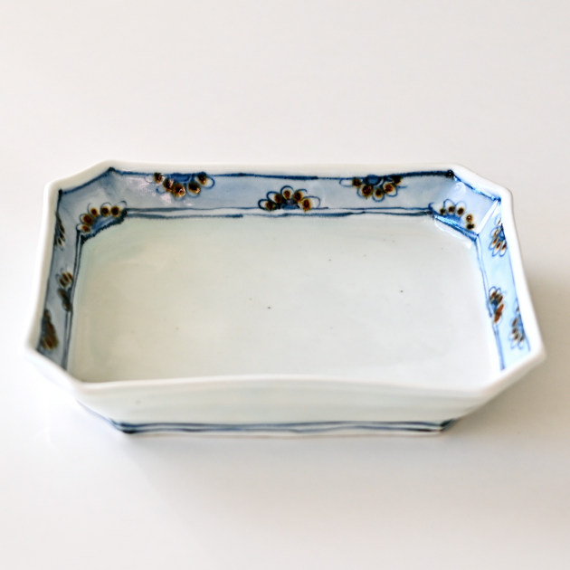 山口利枝　花文隅切深皿