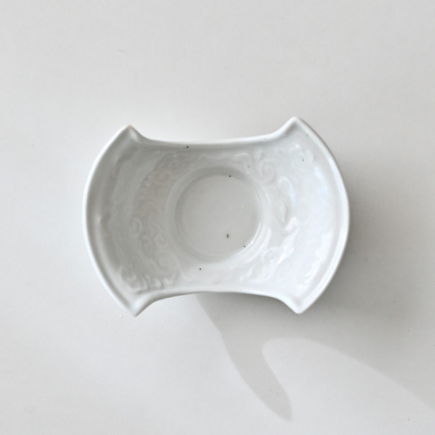 豊増一雄　白瓷茶托（分銅）