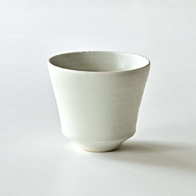 土井善男　緑白釉立ち形カップ