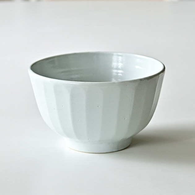 土井善男　乳白釉面取り丼