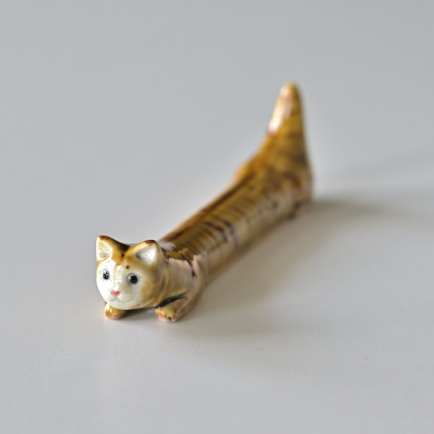 阿部春弥・みか　カトラリーレスト ねこ（茶トラ）