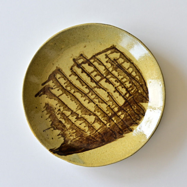 及川静香　スリップ黄リム皿（L）