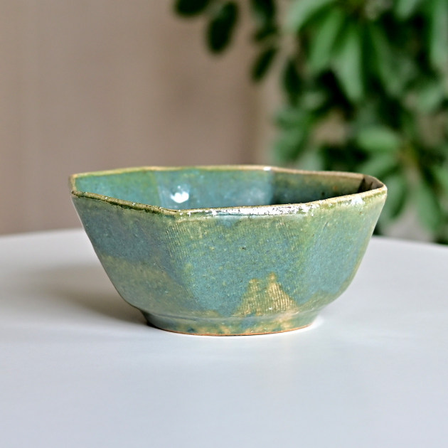 及川静香　緑釉八角鉢