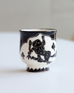 菅野一美　牡丹獅子文ぐい呑み