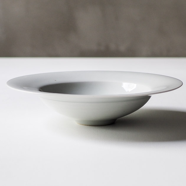 阿南維也　白磁リム付浅鉢（大）