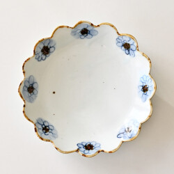 山口利枝　菊花文輪花皿