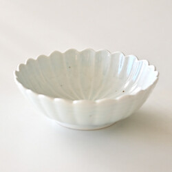 山口利枝 白磁輪花鉢