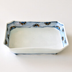 山口利枝　花文隅切深皿