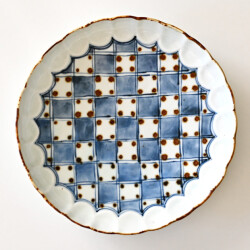 山口利枝　市松に蓮花形7.5寸深皿