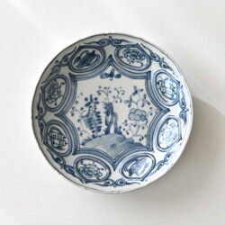 豊増一雄 染付5寸芙蓉手皿（猪目）