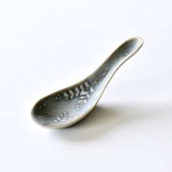 土井善男　薄墨草花文レンゲ