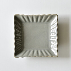 土井善男　薄墨四方輪花板皿