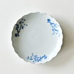 清水なお子　梅枝文5寸輪花皿