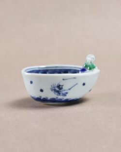 新道工房　色染付唐子舟遊び猪口（海老）