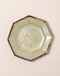 大沼道行　ワラ灰釉八角皿（S）