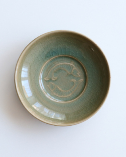 志村睦彦 青磁陽刻双魚文皿