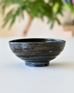 増田勉 刷毛目黒鉢（たわみ）