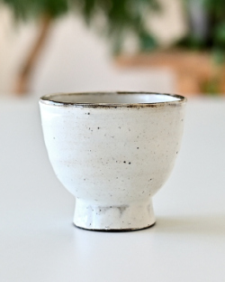 増田勉　粉引呉器形湯呑み（大）