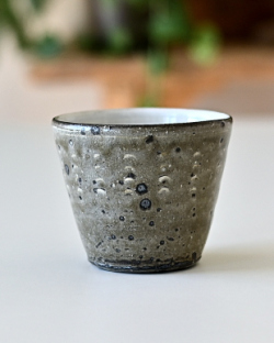 増田勉　灰釉象嵌蕎麦猪口（大）