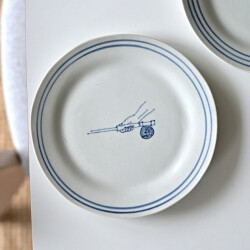 大江憲一　 染付６寸皿（フィッシング）