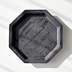 渡辺信史　八角皿（炭黒・大）