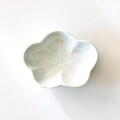 山口利枝　白磁梅花形豆皿