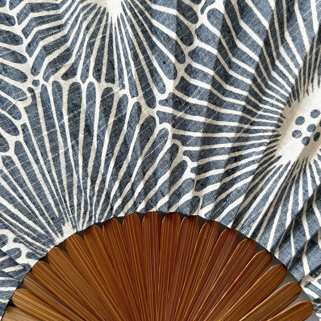 竺仙の扇子』万寿菊