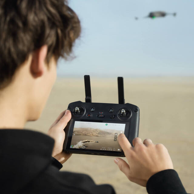 DJI RC PRO（モニター 一体型送信機）